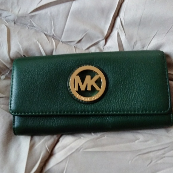 Michael Kors Handbags - NWOT Michael Kors Green Fulton Flap Wallet